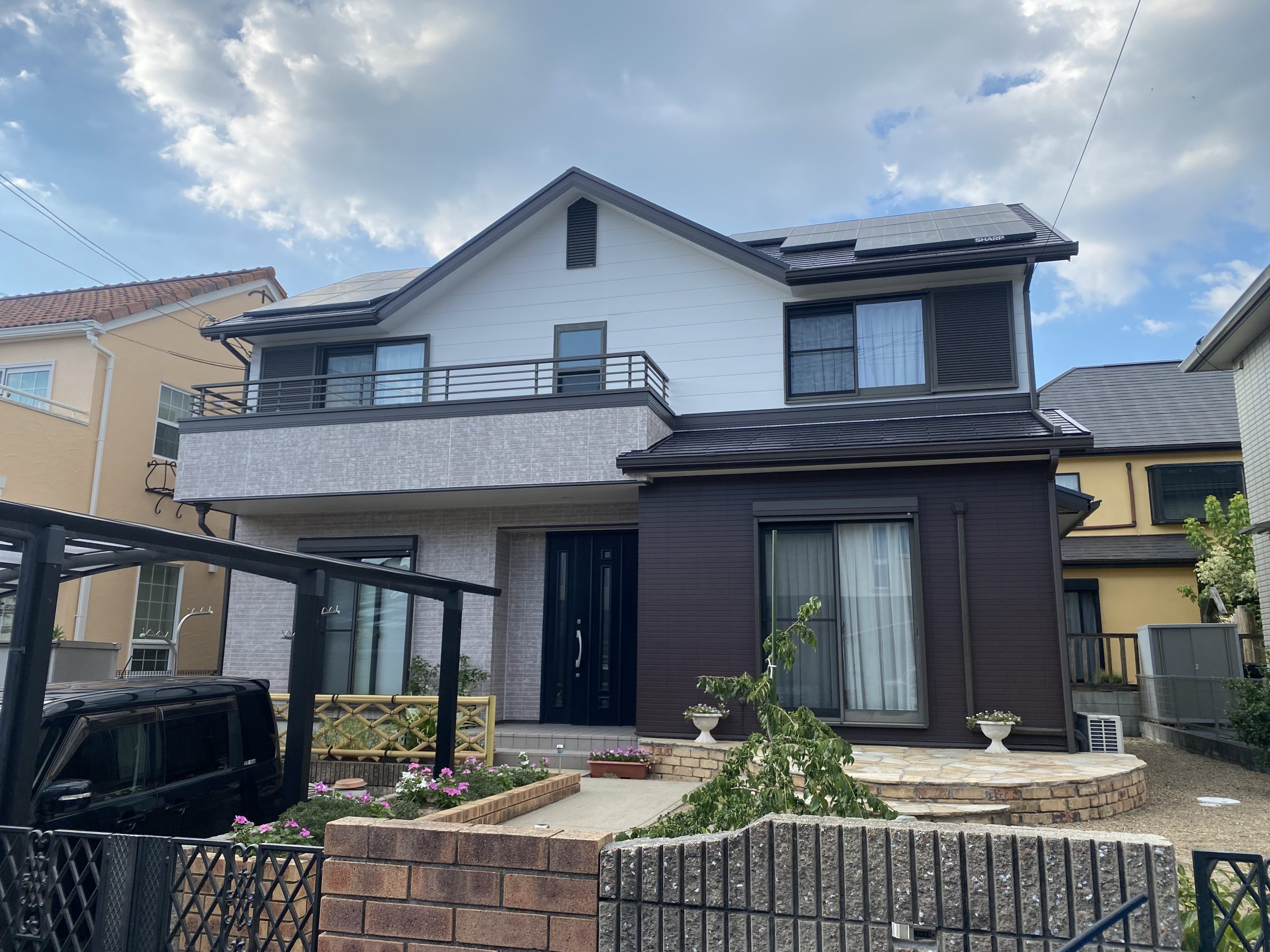 オンリーワンの外壁で明るくエレガントにワンポイントに茶色を　神戸市北区　O様